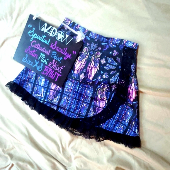 🕷 Widow: Spiritual Sacrilege Cathedral Print Satin Mini Skirt, Size XS, BNWT - Picture 8 of 16
